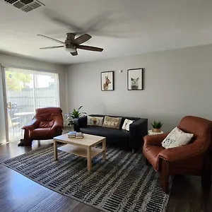 Apartment L - Fully Remodeled And Professionally Decorated
